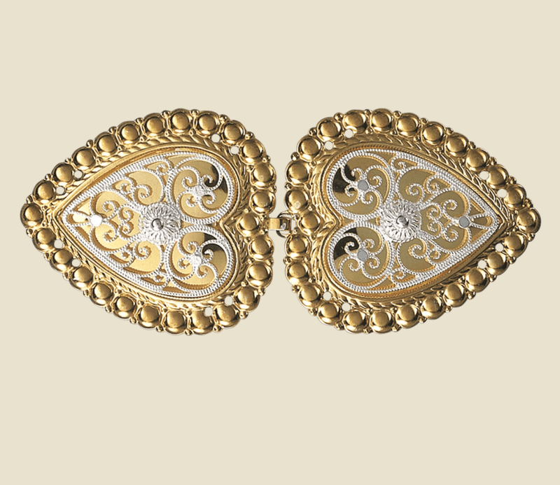 Beltespenne med kruser og syhol, forgylt/kvit